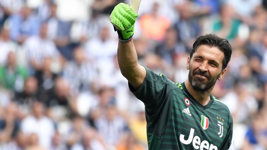 Buffon đạt thỏa thuận gia hạn hợp đồng với Juventus ở tuổi 42